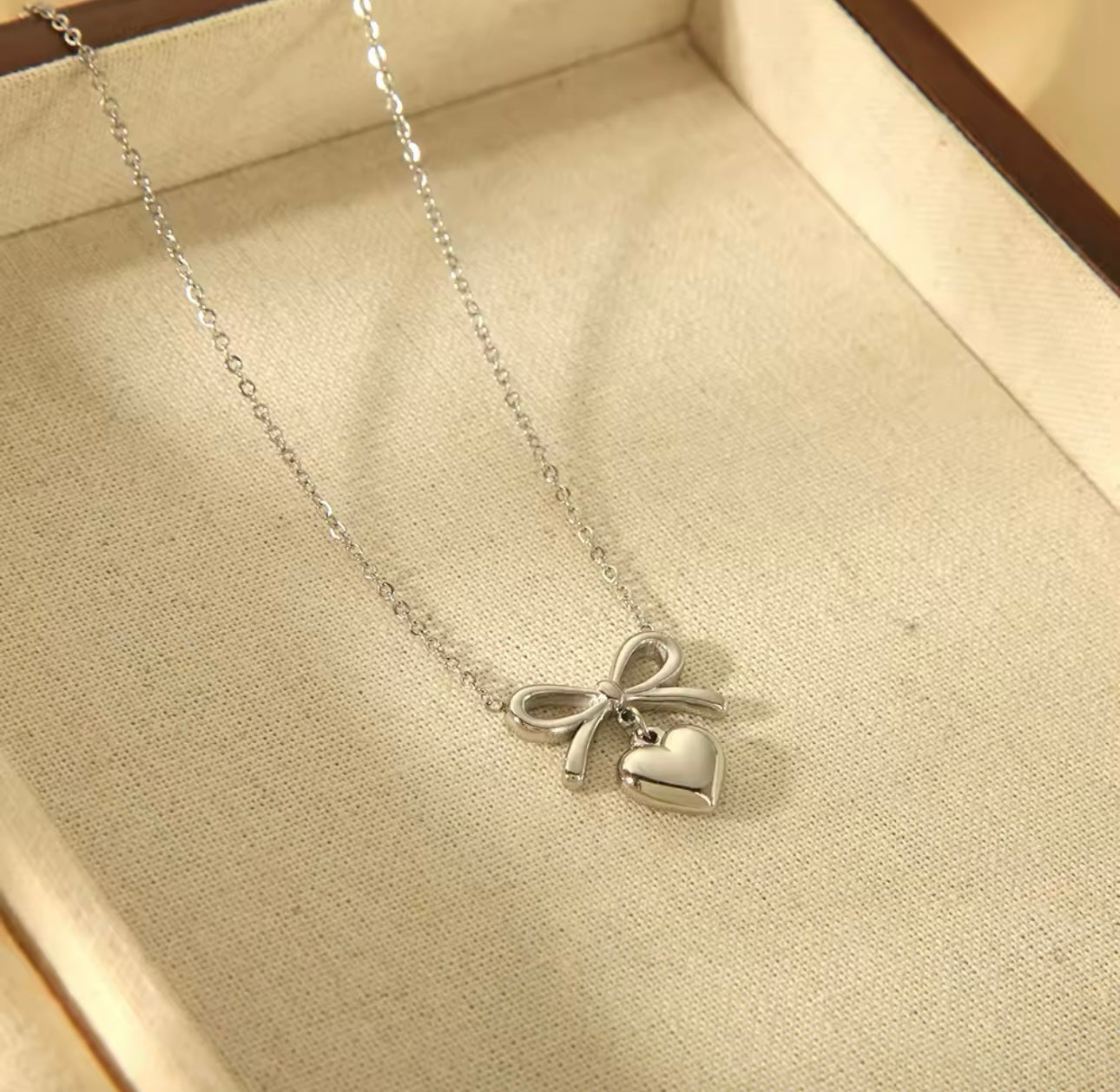 Ari Neclace